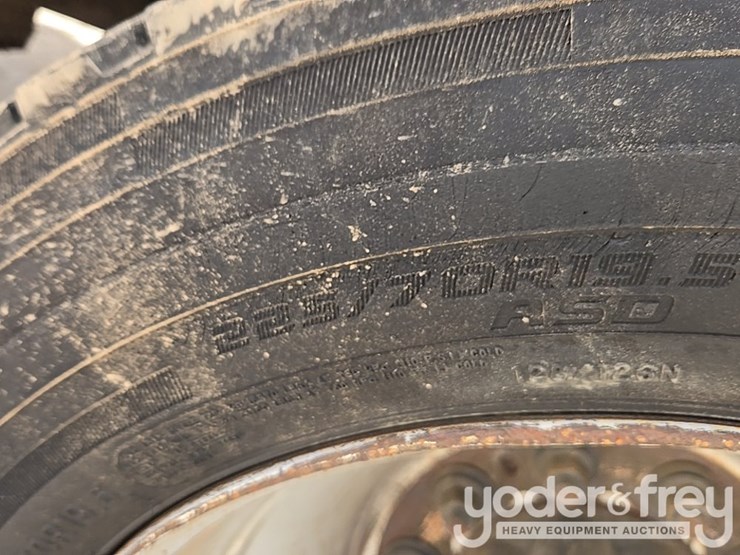 2014-dodge-service-truck-image-35