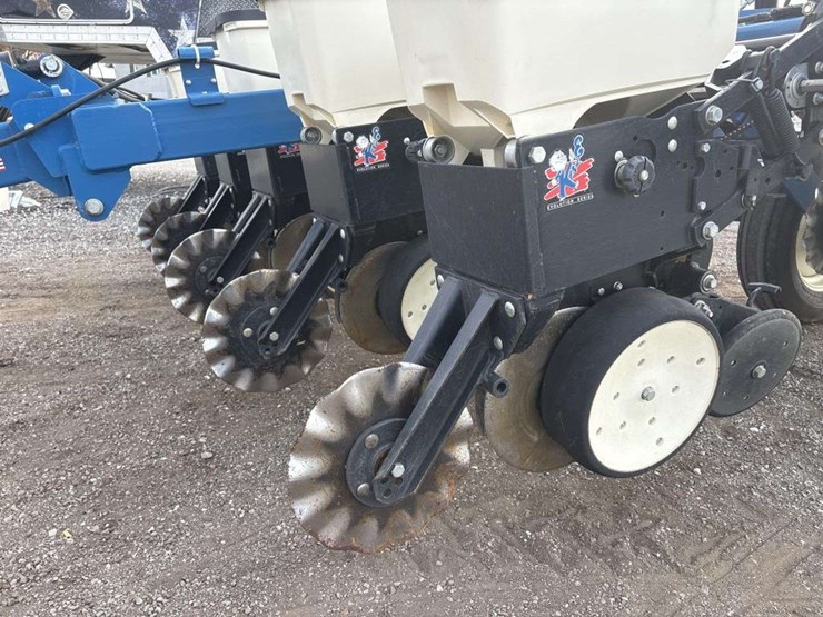 kinsey-3000-planter-image-17