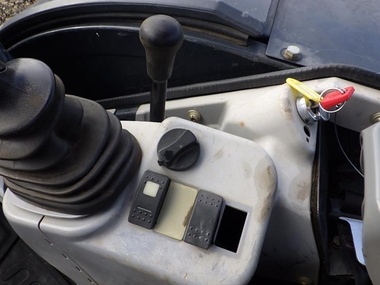 2019-deere-35g-image-24