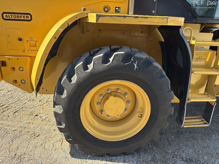 caterpillar-910m-image-22