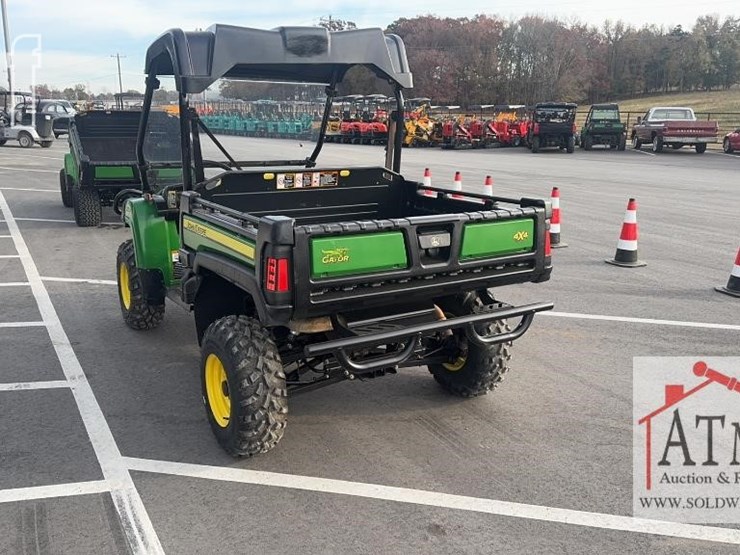 2021-john-deere-gator-image-4
