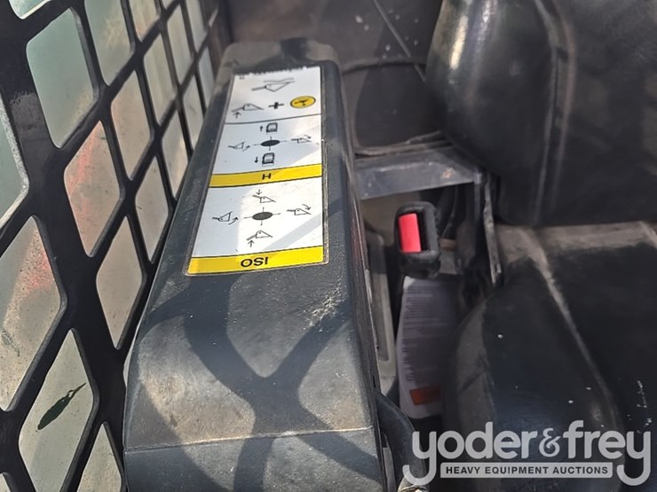 2021-bobcat-t595-image-73