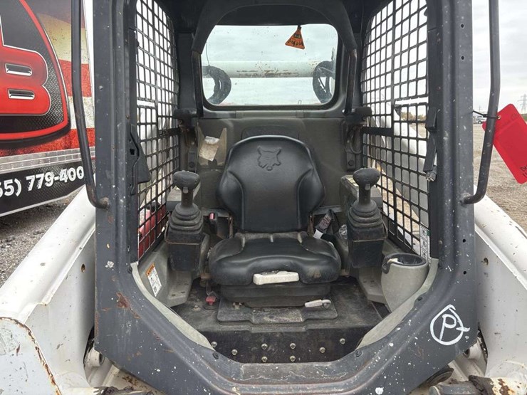 2016-bobcat-t740-image-15