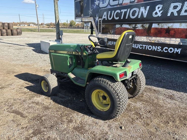 john-deere-420-image-2