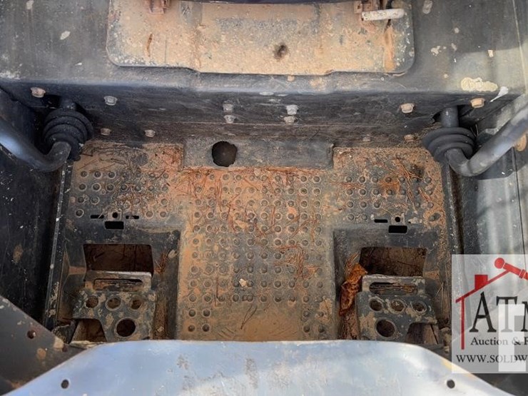 2012-bobcat-t650-image-25