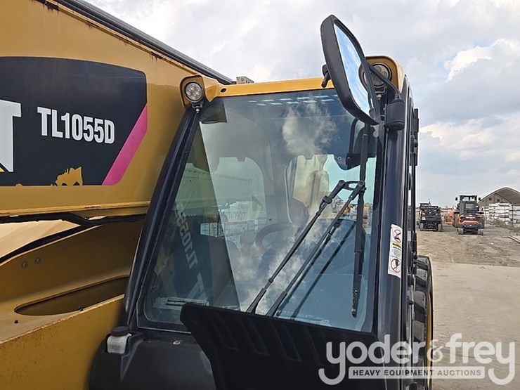 2019-caterpillar-tl1255d-image-111