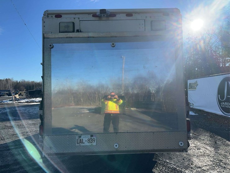 2008-freightliner-mt45-image-6