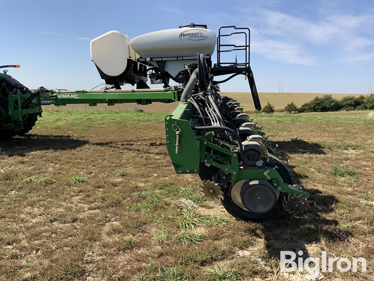 2016-harvest-international-pb4030brt-image-11