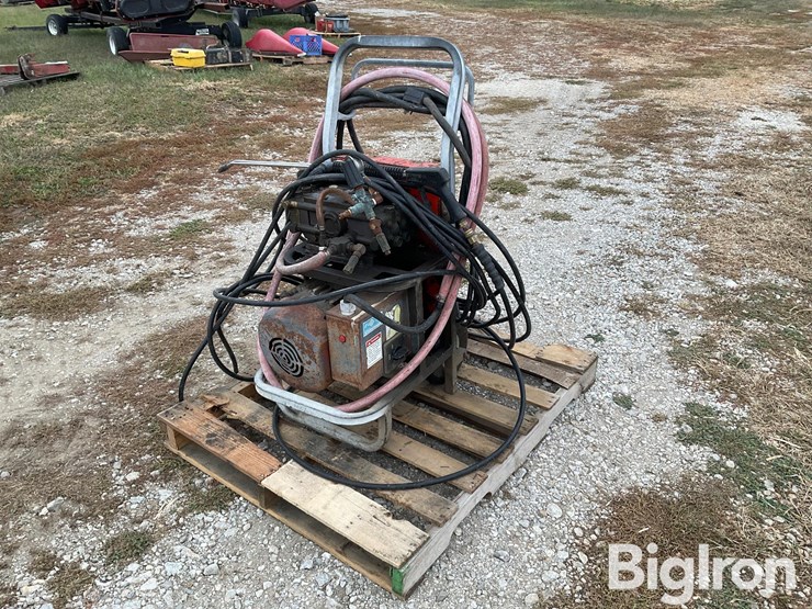 alkota-220-volt-electric-pressure-washer-image-1