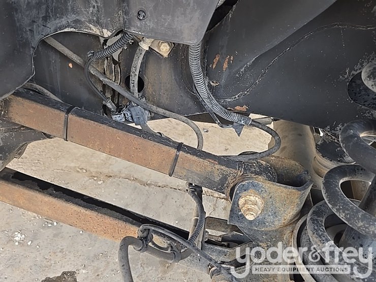 2014-dodge-service-truck-image-65