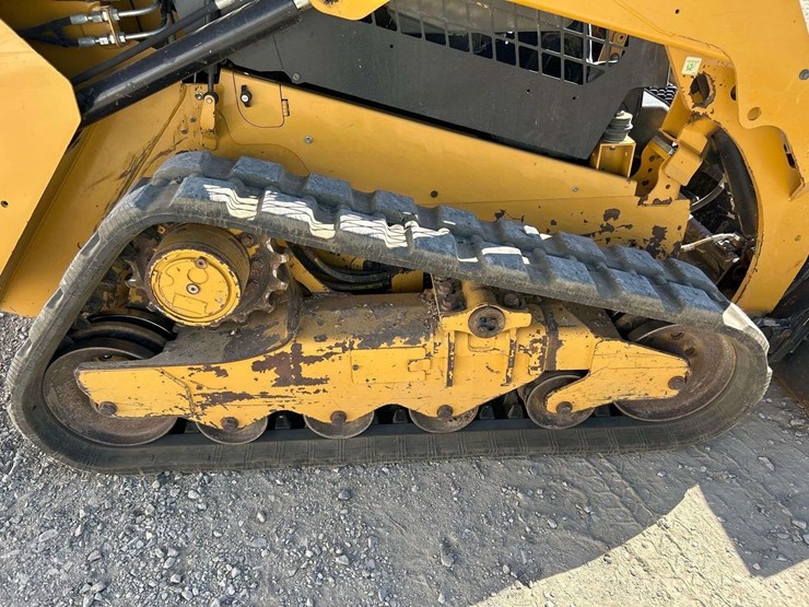 2020-caterpillar-259d3-image-22