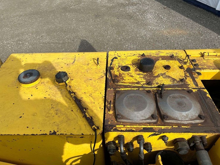 2001-new-holland-ec215-image-15