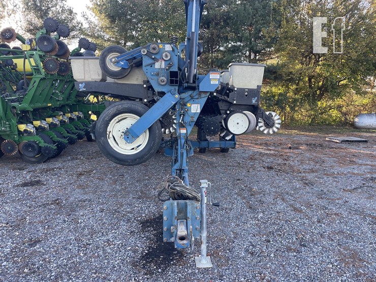 1997-kinze-2600-image-3