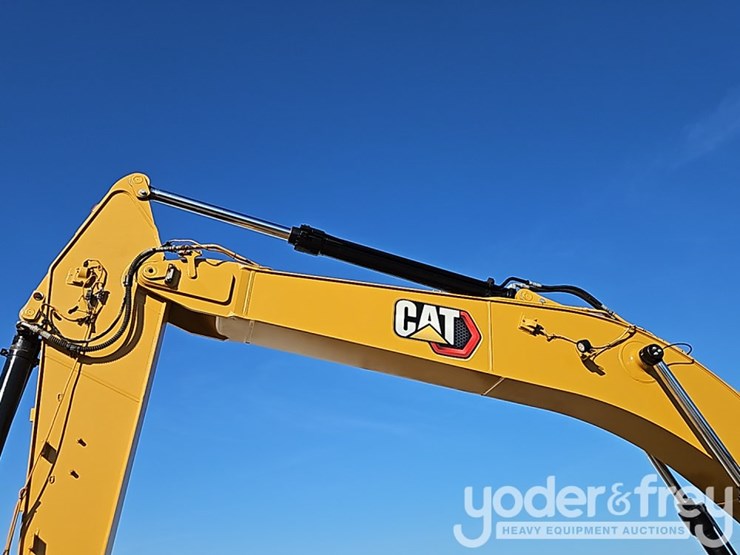 2019-caterpillar-320-image-19