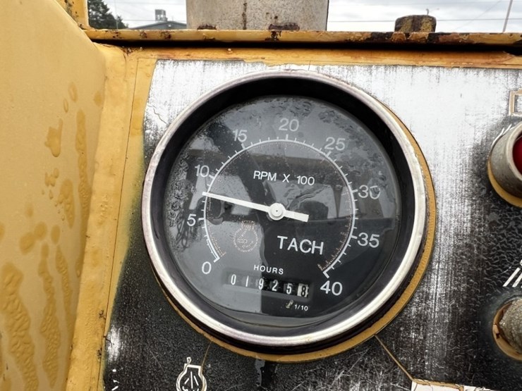 1999-john-deere-80-image-23