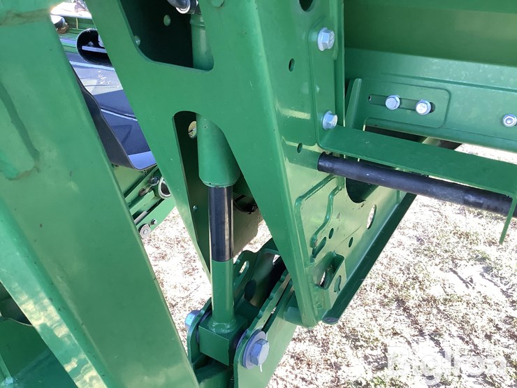 2017-john-deere-635d-image-12