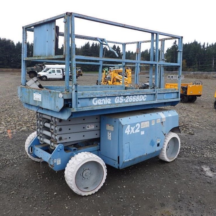2000 GENIE GS2668DC