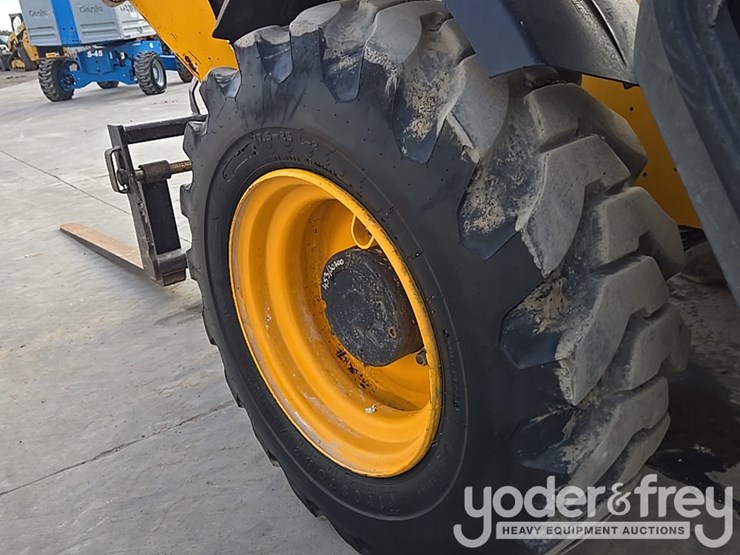 2017-jcb-512-56-image-18