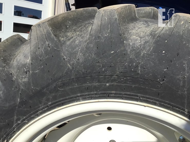 2017-new-holland-workmaster-40-image-23