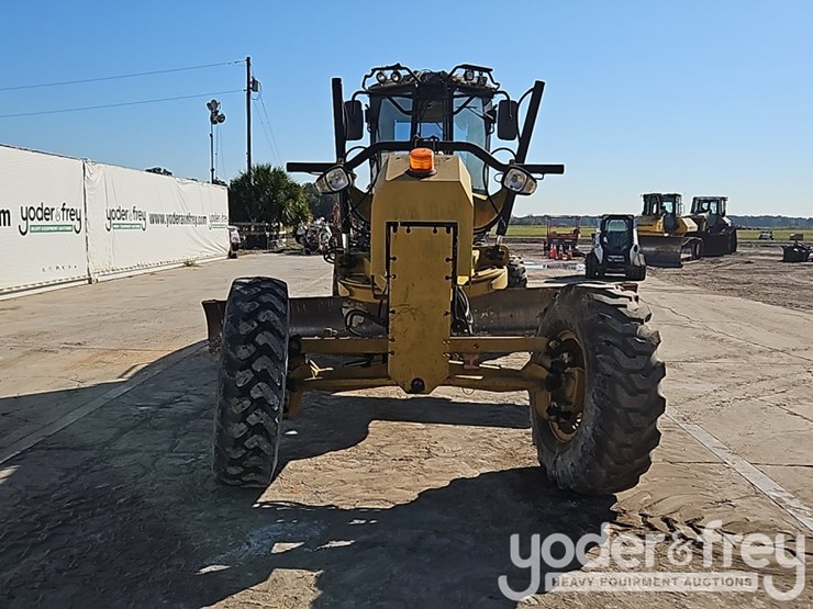 2012-caterpillar-120m-image-13