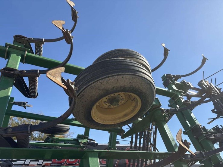 john-deere-2210l-image-15