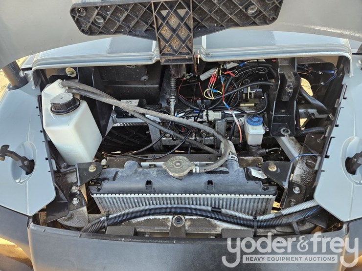 2019-club-car-carryall-1700-image-37