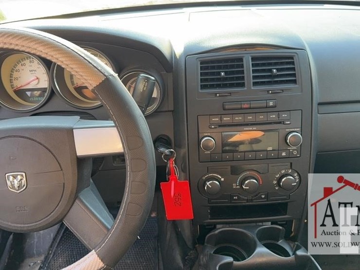 2010-dodge-charger-image-16