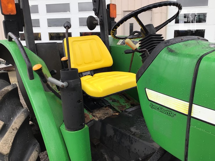 2004-john-deere-5220-image-11
