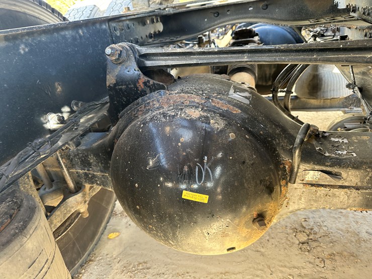 #33701-•-2011-mack-cxu-sleeper-truck-tractor-1m1aw09y4bm013132-image-18