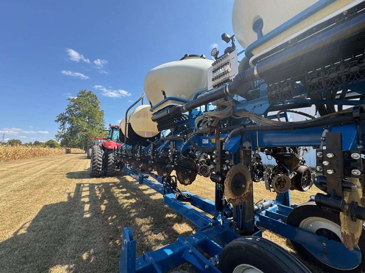 2023-kinze-3605-image-8