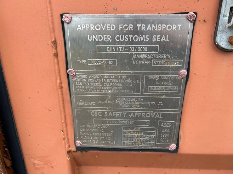 #90-•-20’-shipping-container-image-4