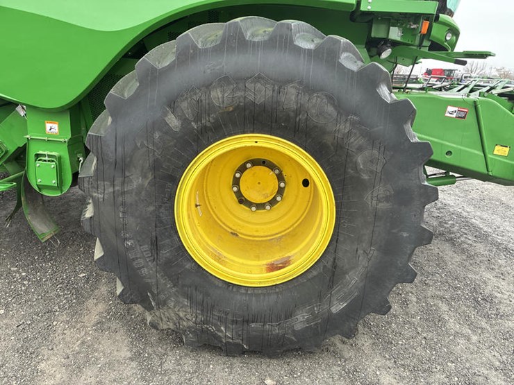 2013-john-deere-s670-image-32
