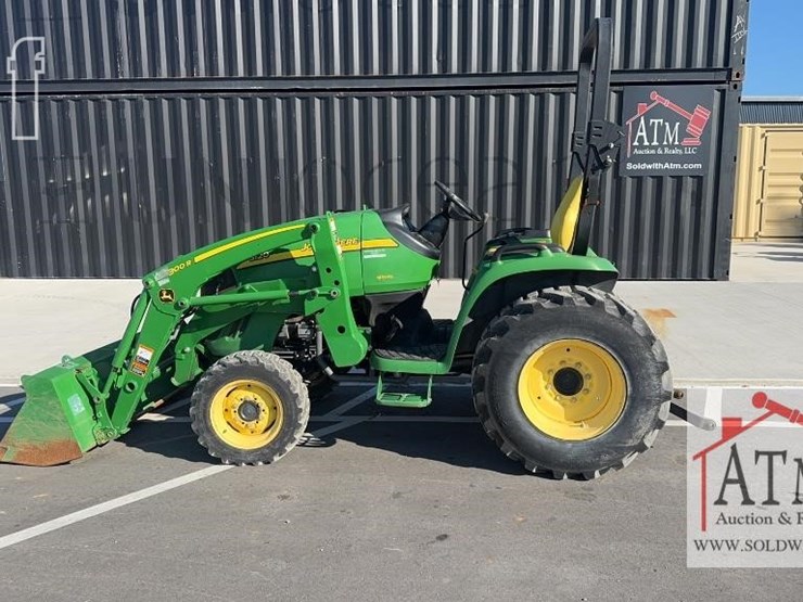 2004-john-deere-3120-image-8