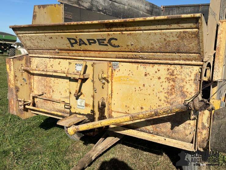 papec-14-forage-wagon-on-knowles-running-gear-image-11