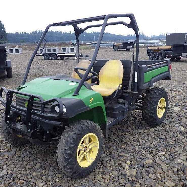 JOHN DEERE GATOR