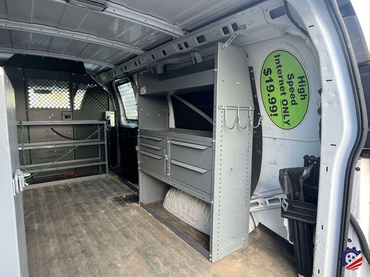 2012-chevrolet-express-van-image-28