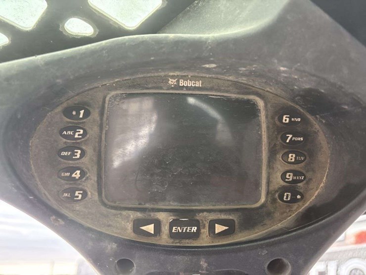2016-bobcat-t740-image-26