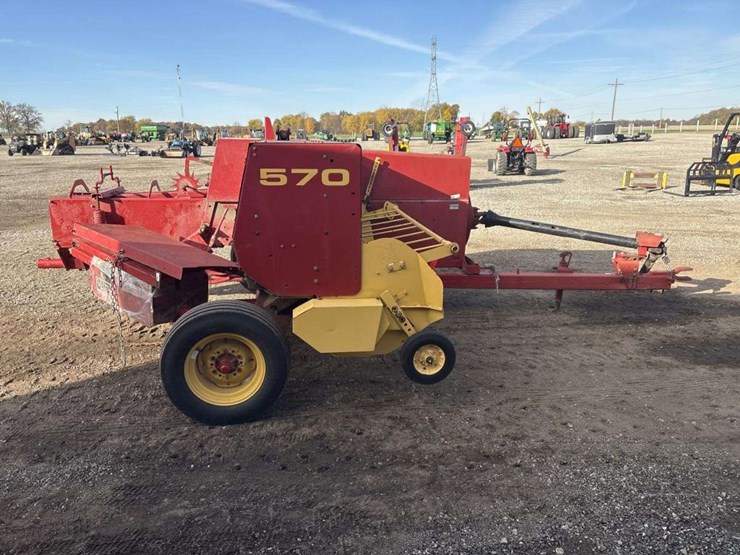 new-holland-570-image-6