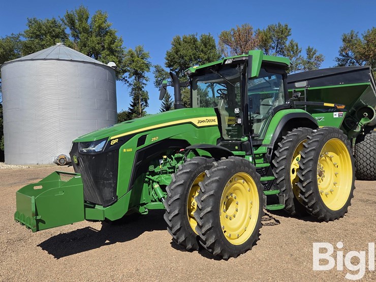 2021-john-deere-8r-250-image-1