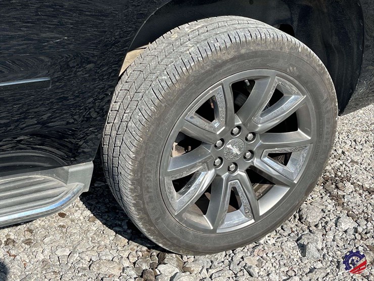 2015-chevrolet-tahoe-ltz-image-8