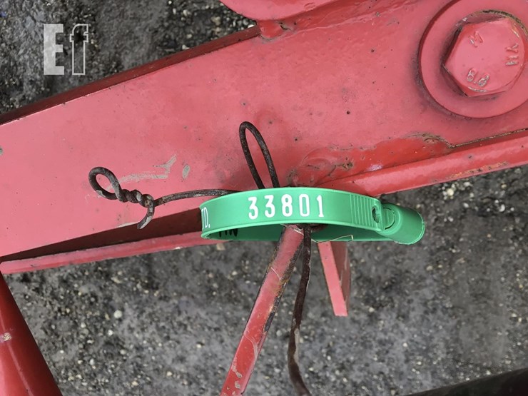 new-holland-169-image-9