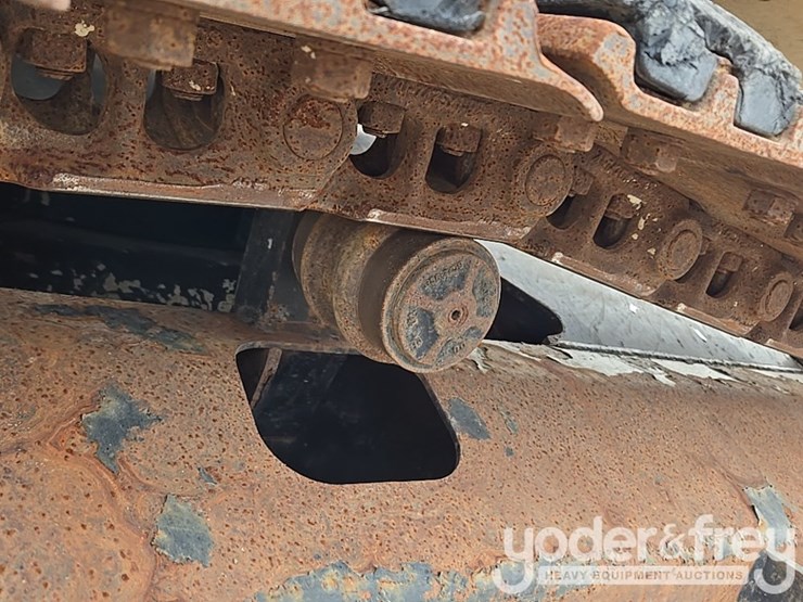 2016-caterpillar-312fgc-image-27