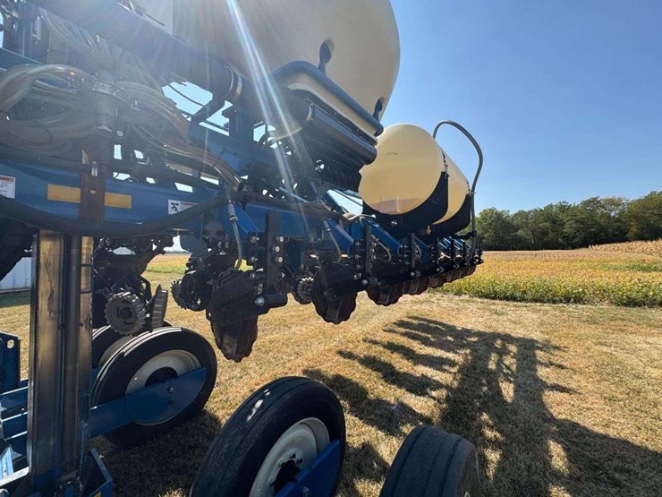 2023-kinze-3605-image-9