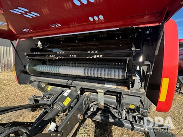 2022-case-ih-rb565-image-3