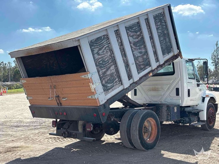 2007-international-durastar-4200-image-3