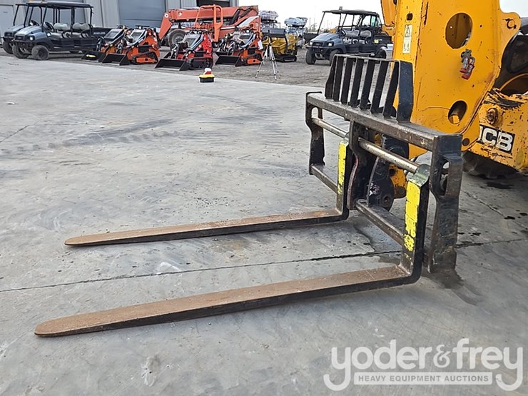 2017-jcb-512-56-image-9