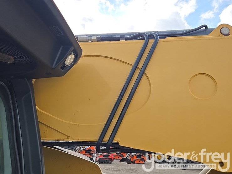 2019-caterpillar-tl1255d-image-57