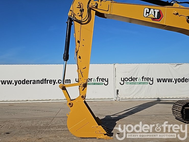 2019-caterpillar-320-image-18