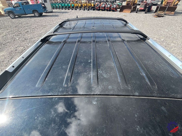 2015-chevrolet-tahoe-ltz-image-24