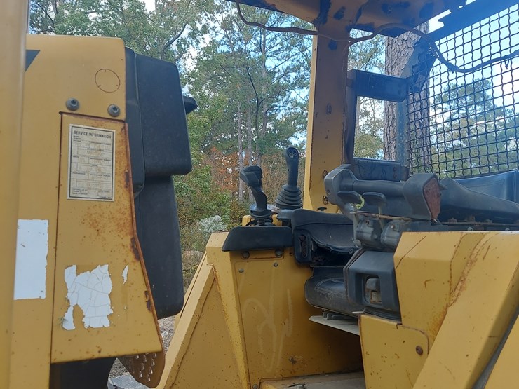 caterpillar-d5n-lgp-image-2